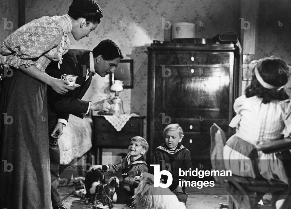 Family, c.1910 (b/w photo)