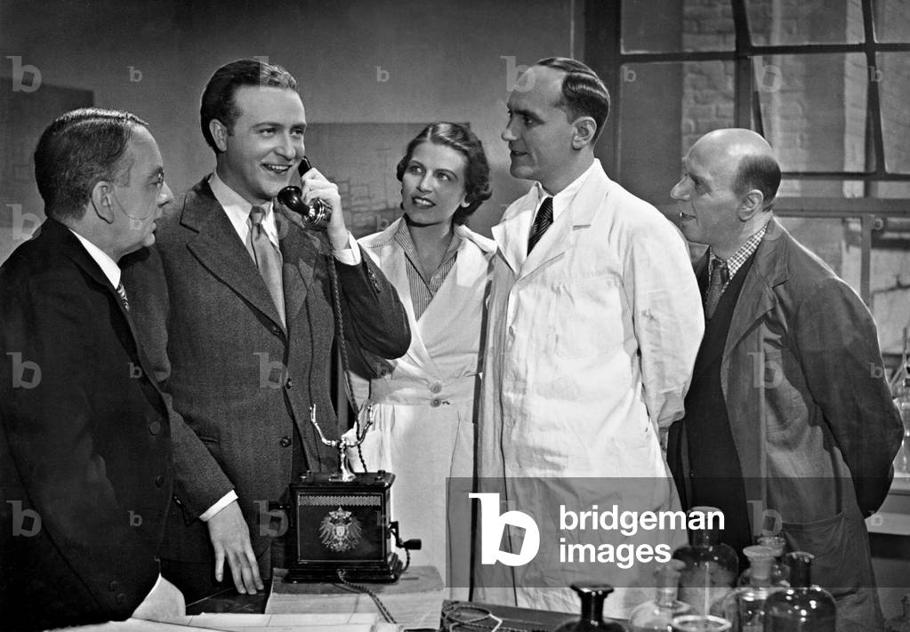 Erich Ponto, Willy Fritsch, Inge Curadi, Bernhard Minetti and Willi Schur, 1938 (b/w photo)