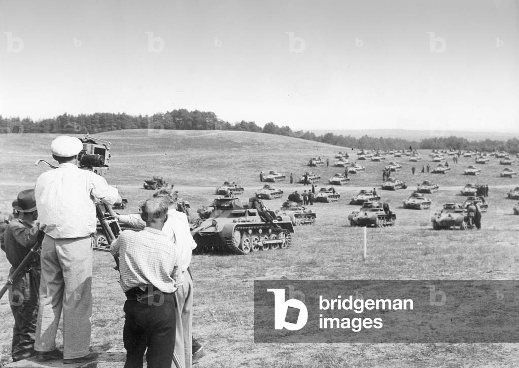 Shooting of 'Verraeter', 1936 (b/w photo)