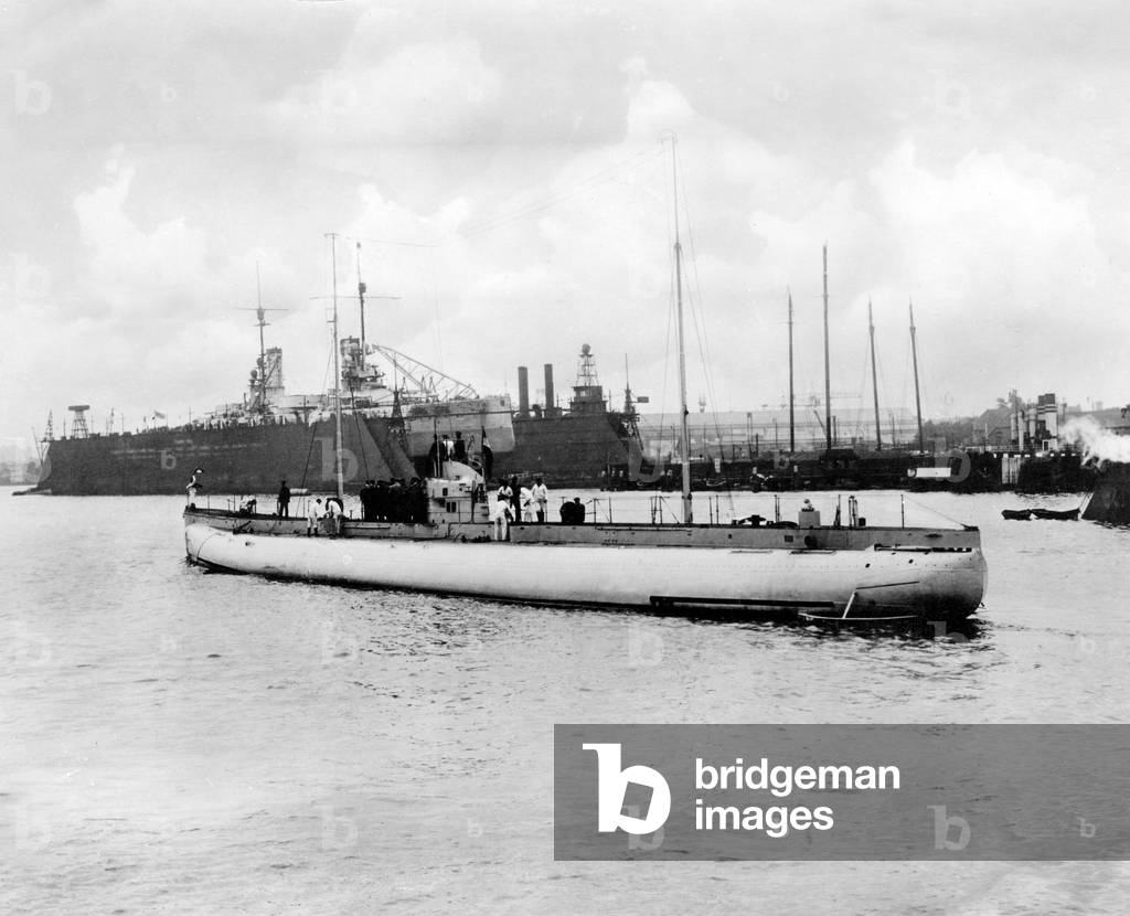 Commercial U-Boat 'Germany' and its voyage to America, 1914-18 (b/w photo)