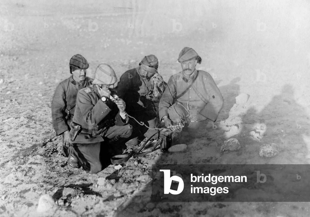 German soldiers with field telephone in Africa, 1917 (b/w photo)