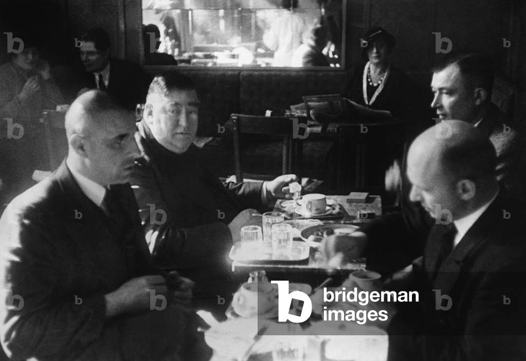 Police detectives working on the Matuschka case have breakfast, 1931