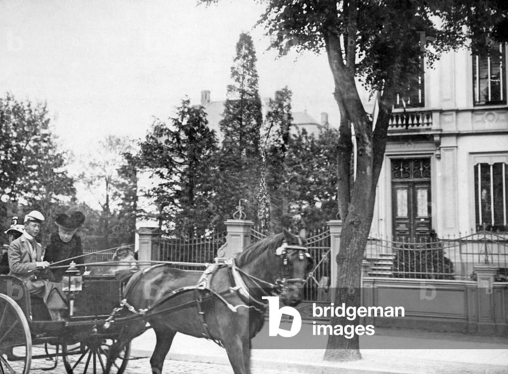 The Empress with the Crown Prince on the way to Villa Schaumburg, 1901 (b/w photo)