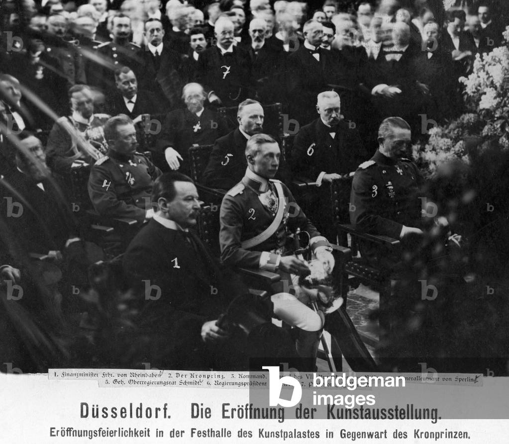 Crown Prince Wilhelm at the opening of an art exhibition, 1907