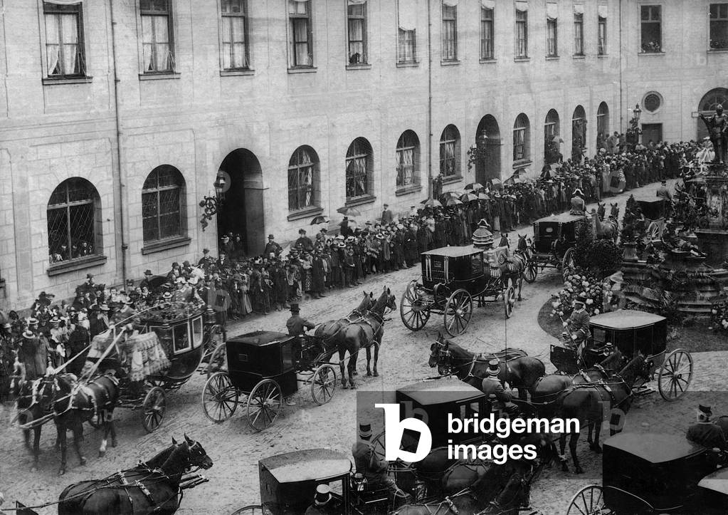 Wedding of the Crown Prince Rupprecht of Bavaria and the Duchess Marie Gabrielle in Bavaria, 1900 (b/w photo)