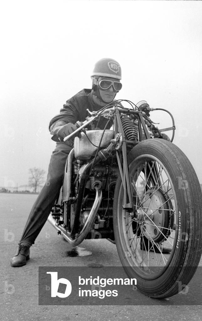 Wilhelm Herz on an NSU 500 Kompressor racing engine, 1951 (b/w photo)