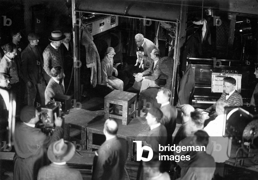 Henny Porten at a shooting (b/w photo)