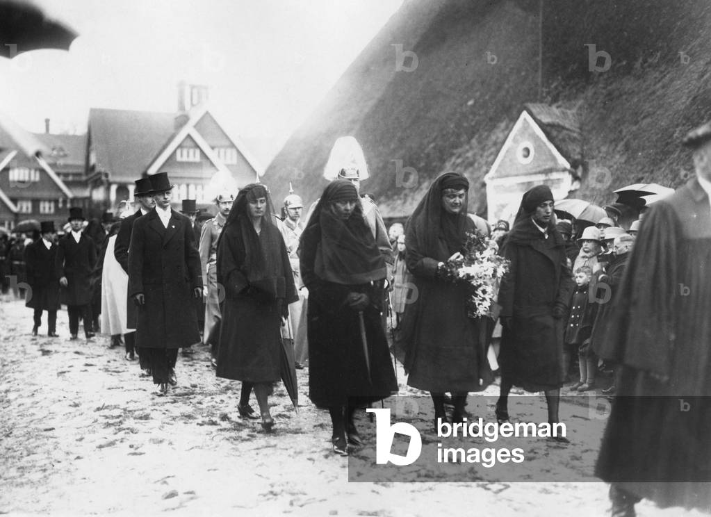 Funeral of Henry of Prussia on the Hemmelmark estate, 1929 (b/w photo)