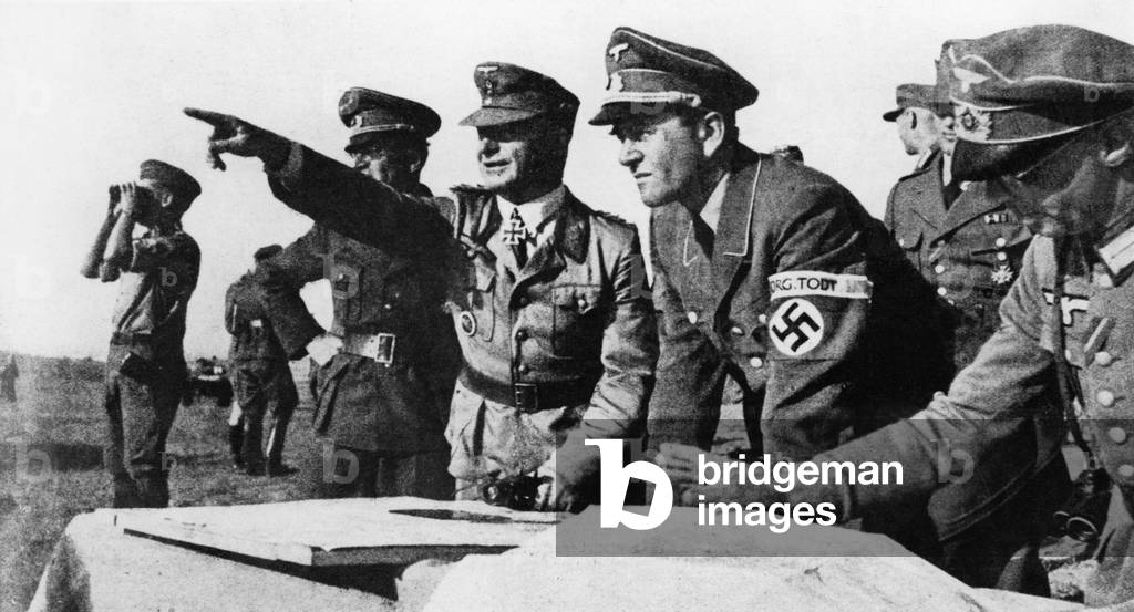 Albert Speer on a front visit at the Kuban bridgehead, 1943