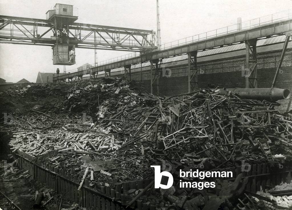 Destroyed heavy weapons on a junkyard in Hamburg, around 1920