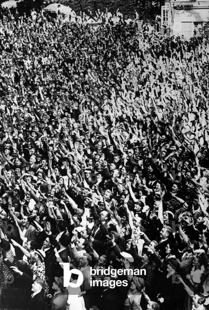 Cheering people at the Bayreuth Festival, 1936 (b/w photo)