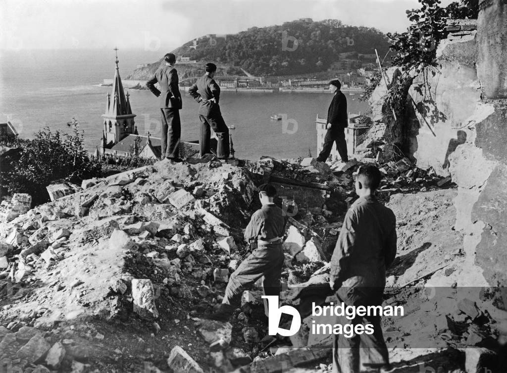 Destruction by artillery shooting in Sann Sebastian, 1936