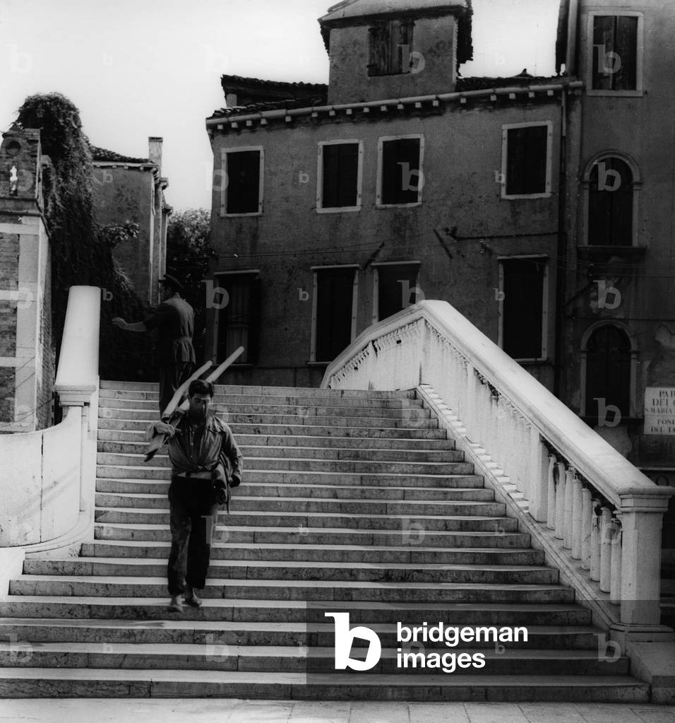 Bridge in Venice (b/w photo)