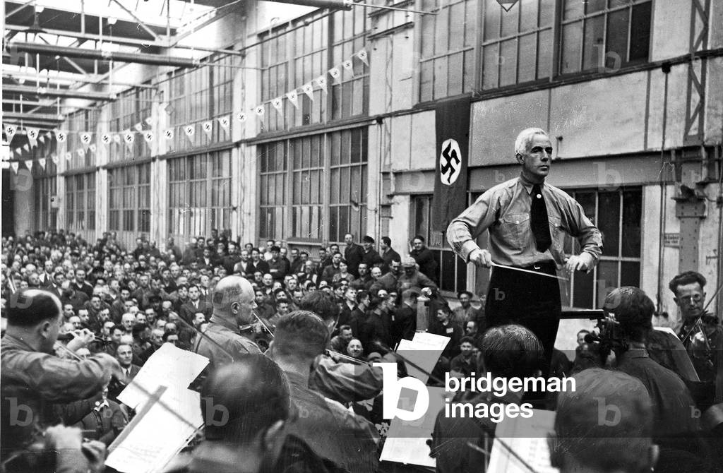 Franz Adam conducts the Symphony Orchestra of the Reich (b/w photo)