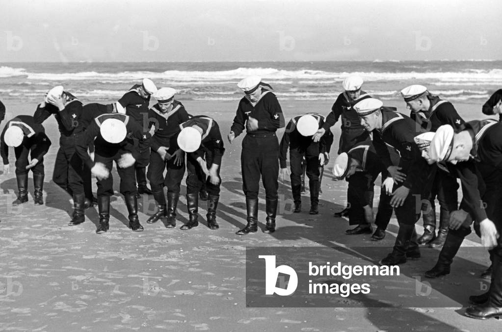 Recruits of the Kriegsmarine on a beach