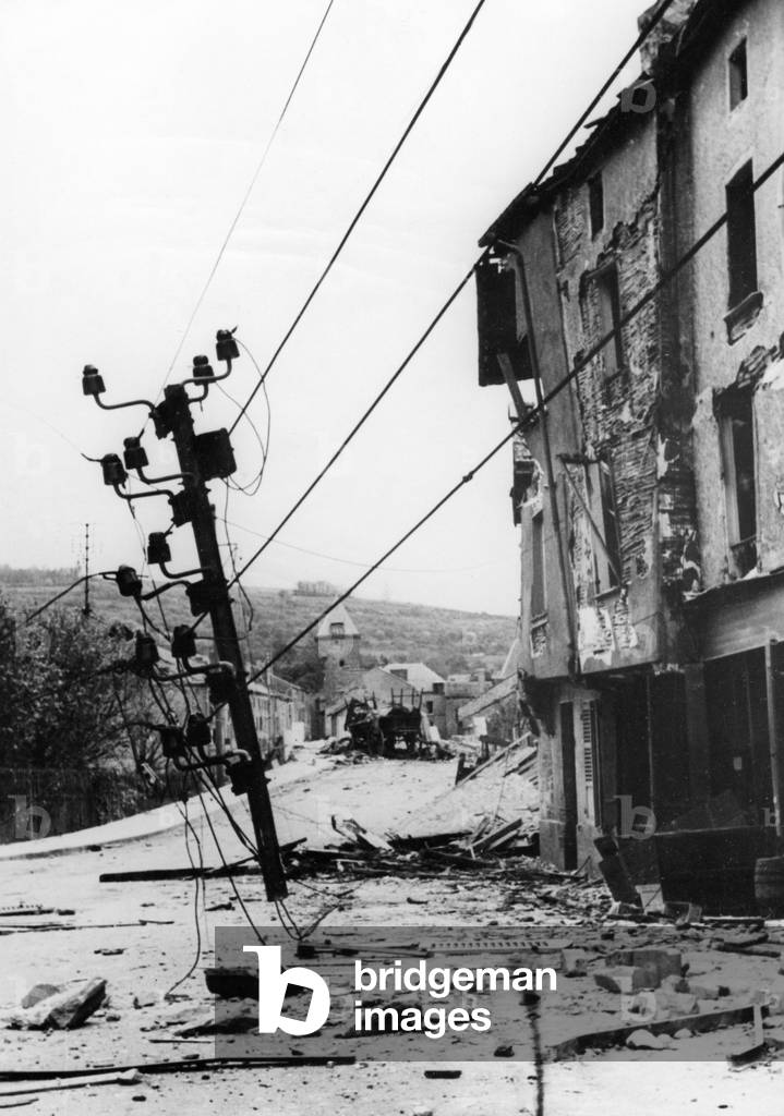 Destroyed cities in France during the Second World War, 1940 (b/w photo)