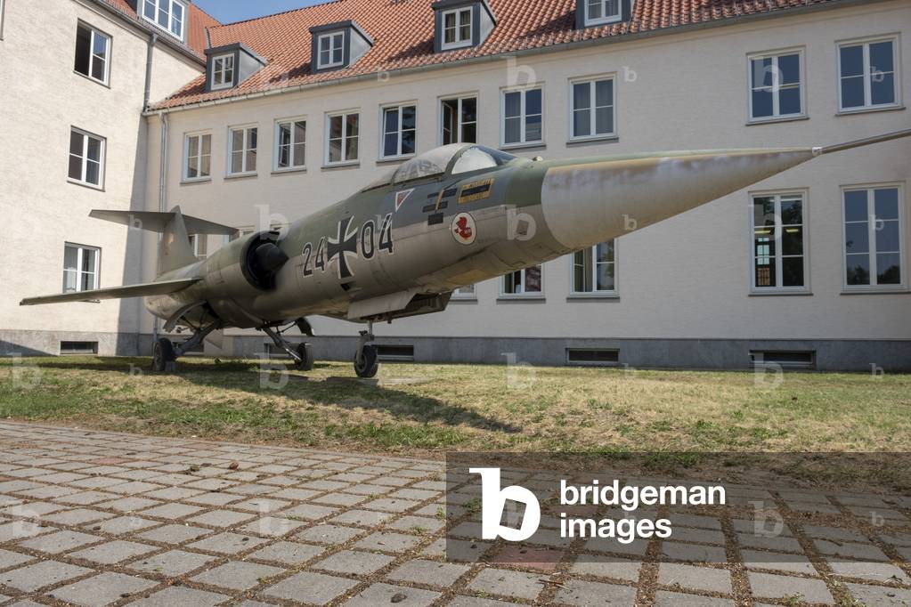 Starfighter (Lockheed F-104), Julius Leber Barracks at the BMVg (Federal Ministry of Defense), Germany, Berlin, May 28, 2018 (photo)