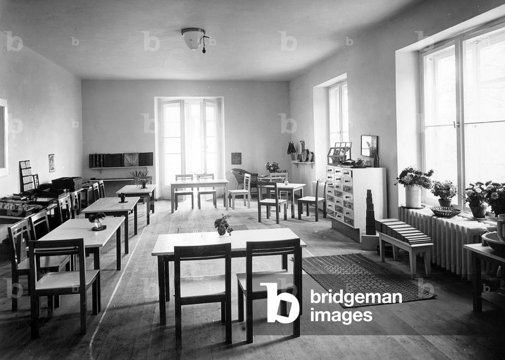 Montessori nursery in Berlin, 1934 (b/w photo)