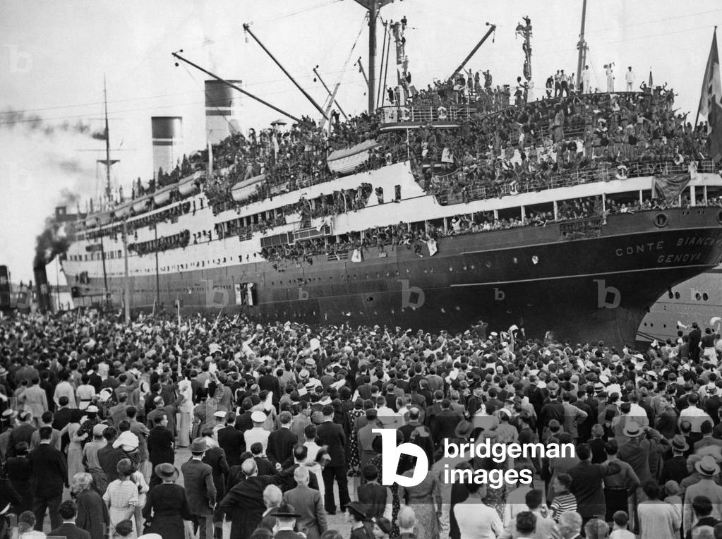 Italian warship for East Africa, 1935 (b/w photo)