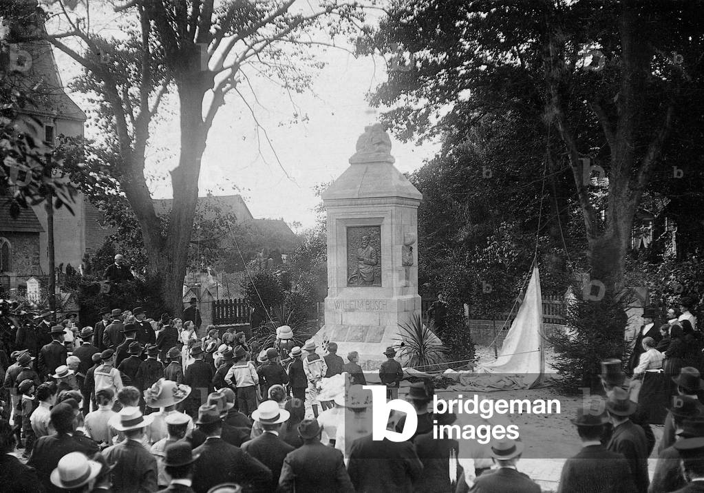 Inauguration of the Wilhelm Busch memorial in Wiedensahl, 1913 (b/w photo)