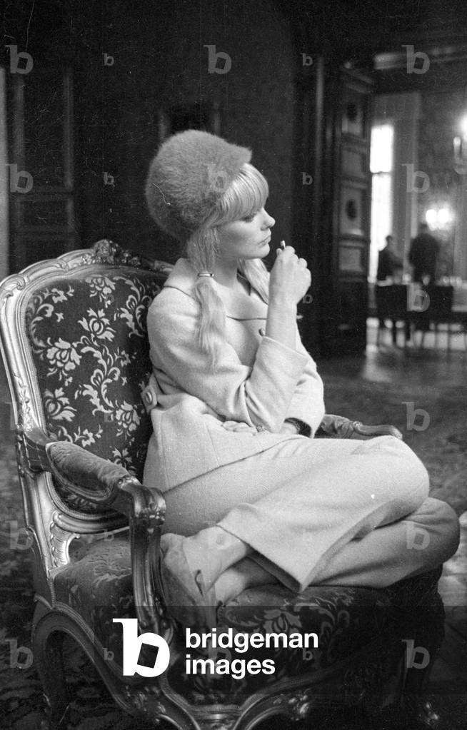 Elke Sommer with John Hyams in Berlin, 1966 (b/w photo)