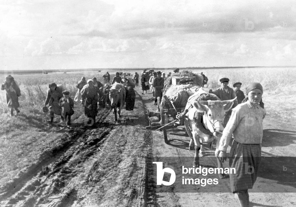 Fleeing Russian civilians, 1943 (b/w photo)