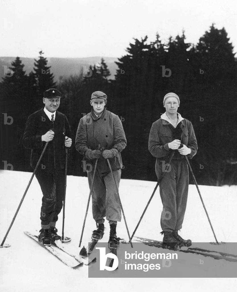 Prince Hubertus of Prussia skiing, 1927