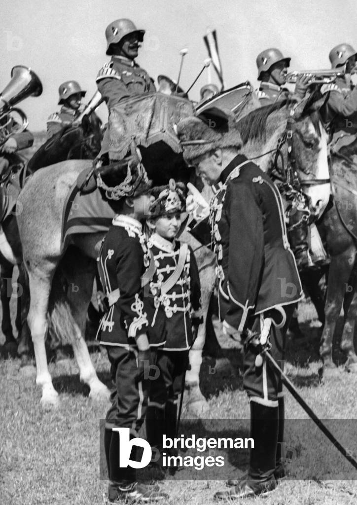 August von Mackensen in Hamburg, 1935 (b/w photo)