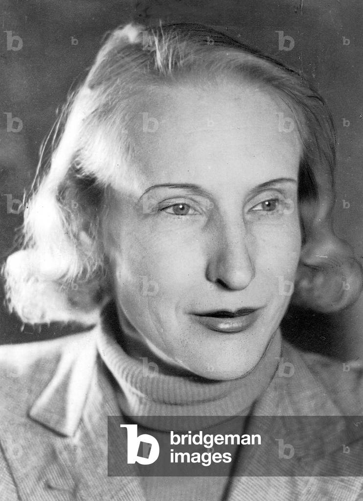 Oda Schaefer (b/w photo)