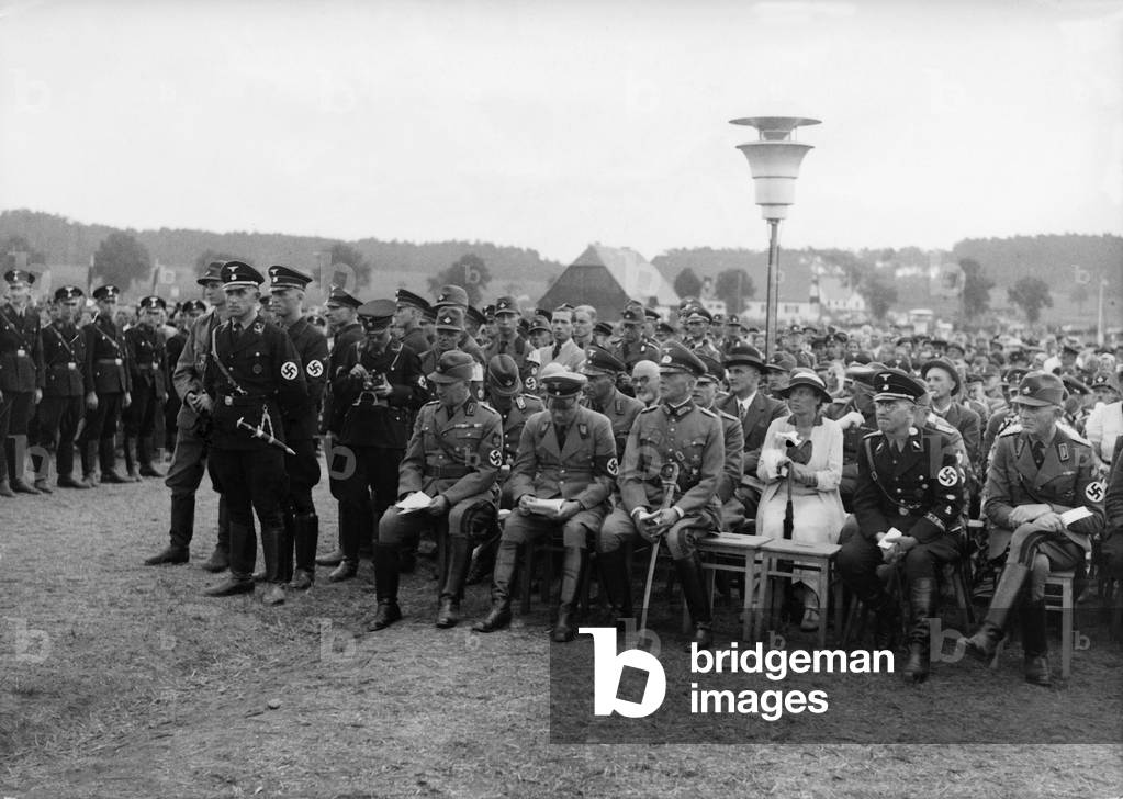 Dedication of the Sprottenbruch (sprats breakage) village Hierlshagen, 1937 (b/w photo)