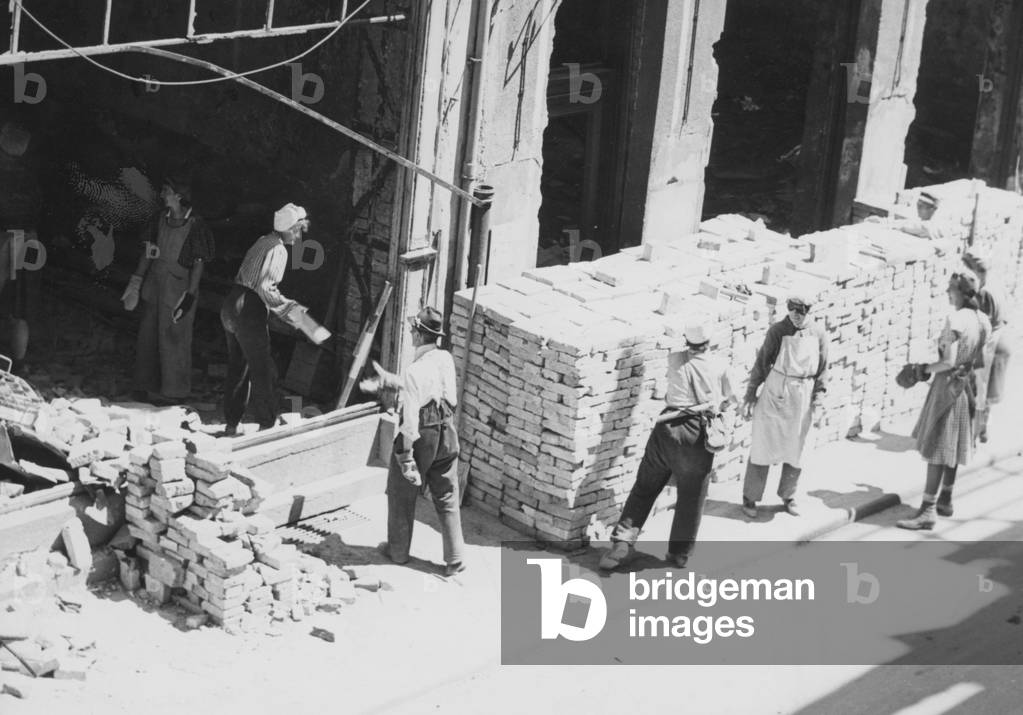 Rubble clearance, 1945