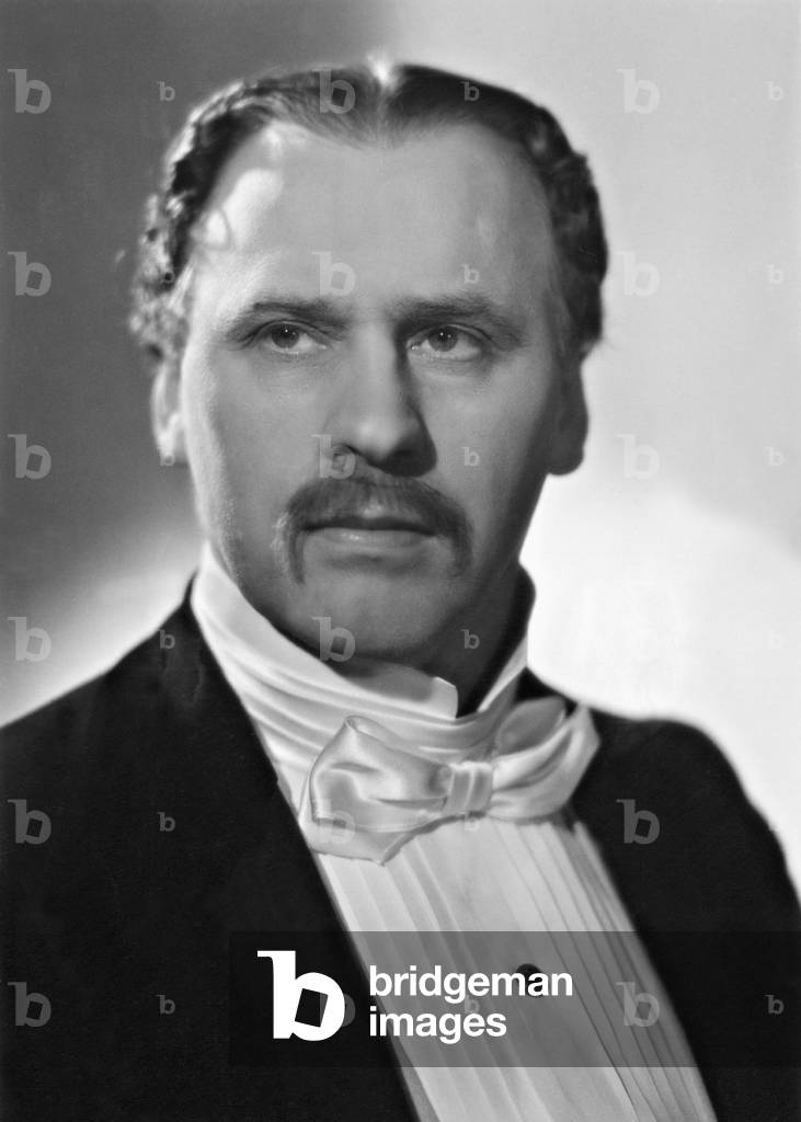 Fritz Rasp in 'es war eine rauschende Ballnacht' (It Was a Gay Ballnight), 1939 (b/w photo)