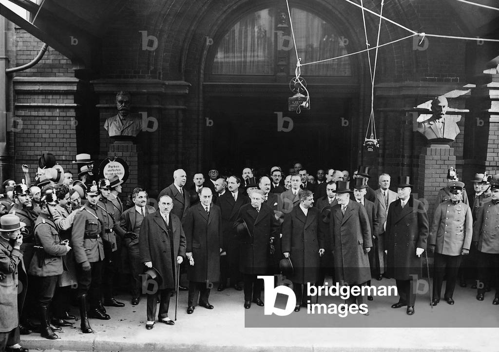 Julius Curtius, Heinrich Bruening, Pierre Laval and Aristide Briand during a state visit, 1931 (b/w photo)