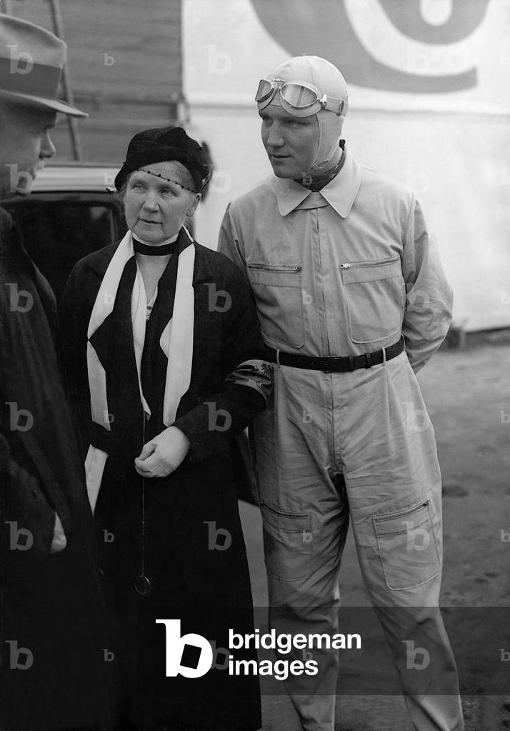 Manfred von Brauchitsch with his mother, 1935 (b/w photo)