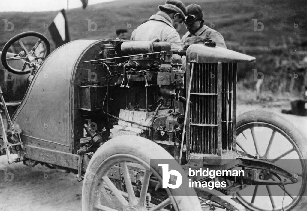 Engine of a racing car at the Targa Florio race, 1909 (b/w photo)