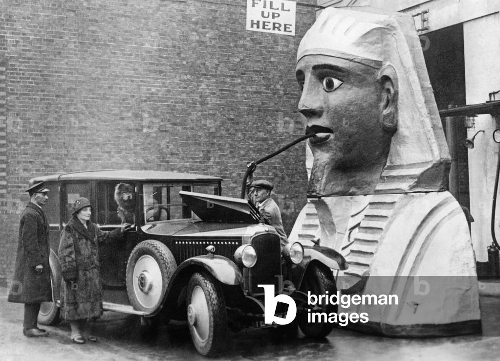 A strange gas station, 1936