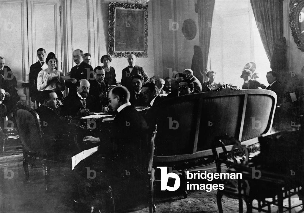 German press representatives at the peace conference in Versailles, 1919 (b/w photo)