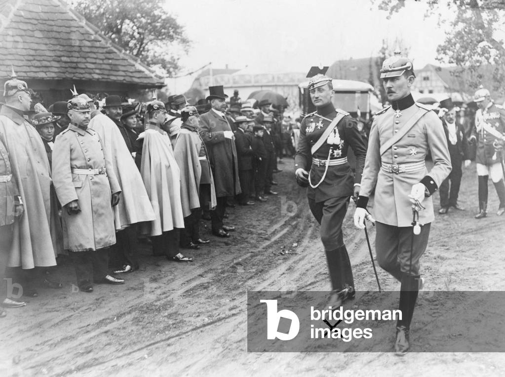 Prince Stephan zu Schaumburg-Lippe in Grossgoerschen, 1913 (b/w photo)