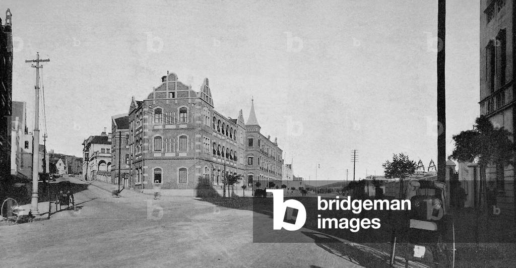 Intersection in Quingdao, 1903 (b/w photo)