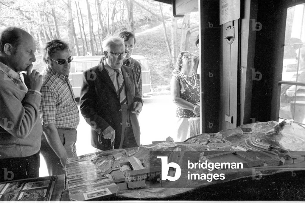 Tourists on the Obersalzberg, 1974 (b/w photo)