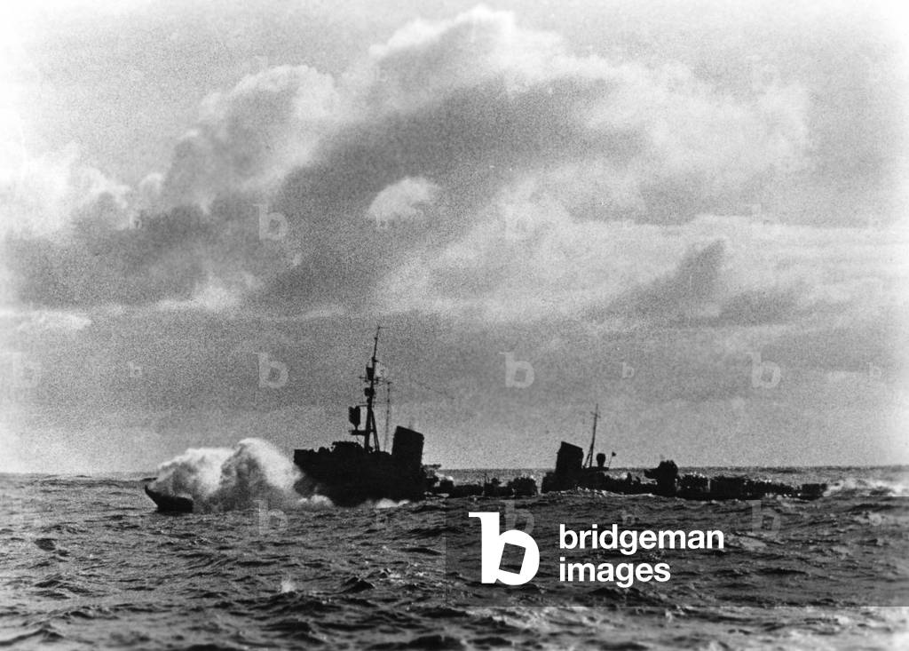 German torpedo boat in the English Channel, 1944 (b/w photo)