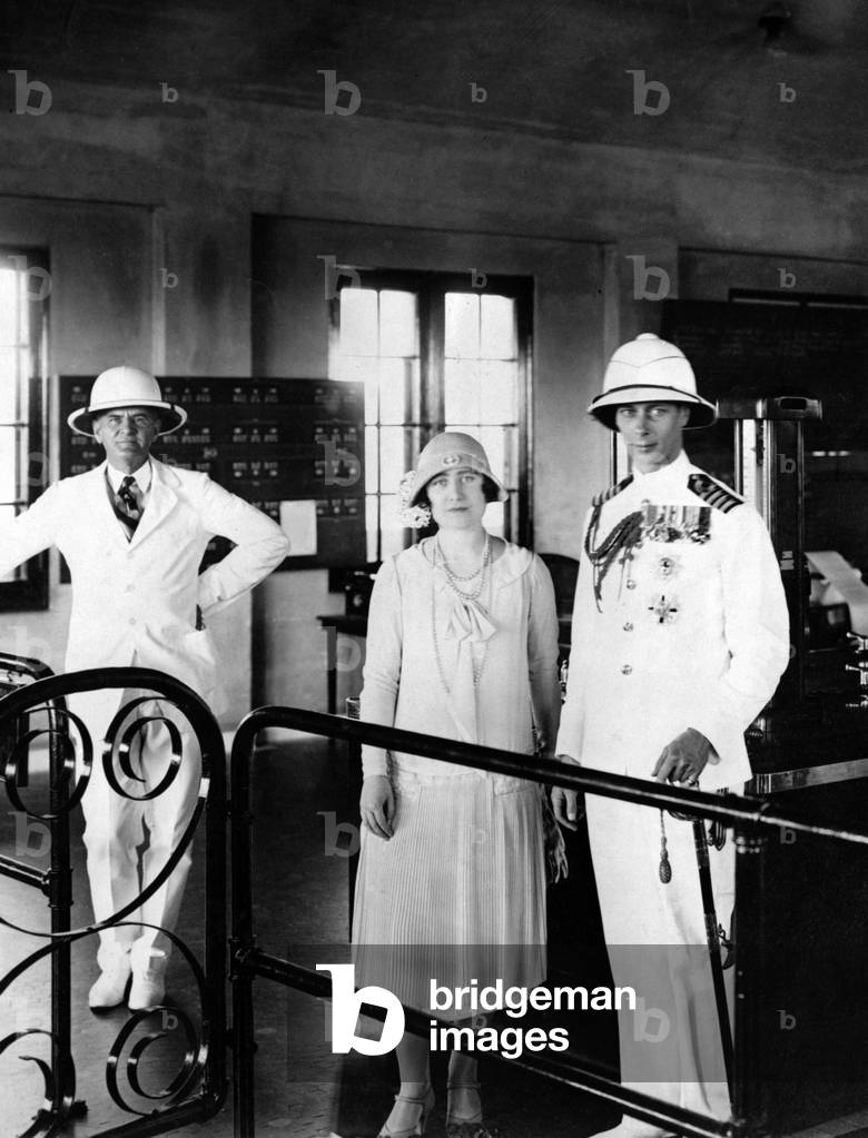 The ducal couple Elizabeth and George in Panama, 1927 (b/w photo)