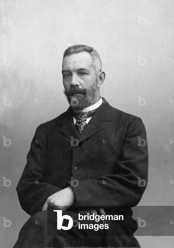 Theobald von Bethmann Hollweg, 1903 (b/w photo)