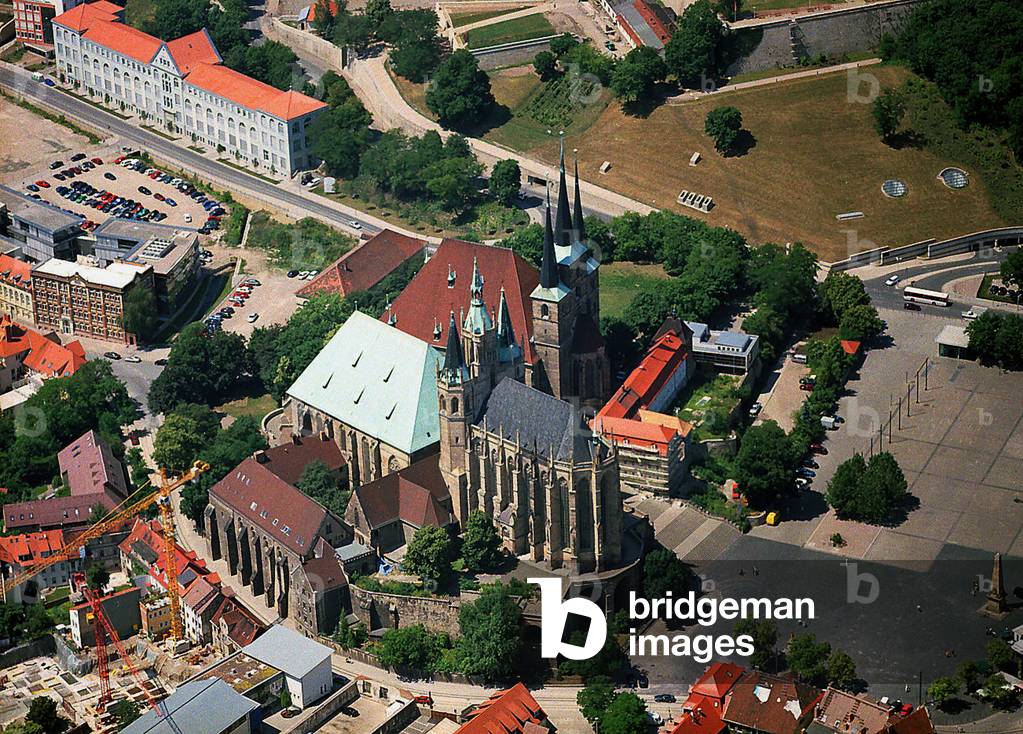 Aerial View of the ​St. Severus, Erfurt Cathedral, the Cathedral Square and the old town of Erfurt, 2000 (photo)