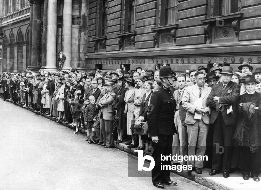 Crowd in Downing Street, 1939 (b/w photo)