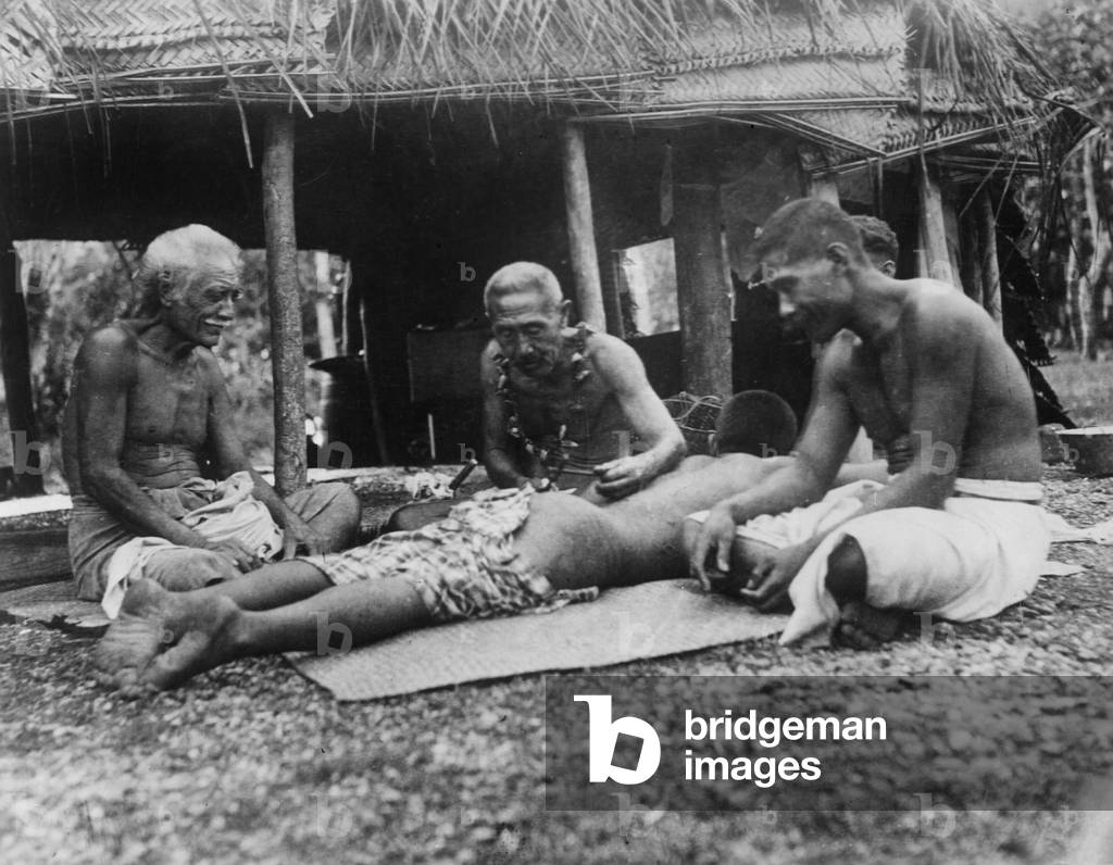 Inhabitants of the island state Samoa (b/w photo)