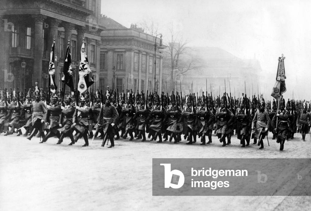 Ceremony of giving watchwords to the guards in the Zeughaus in Berlin, 1910 (b/w photo)