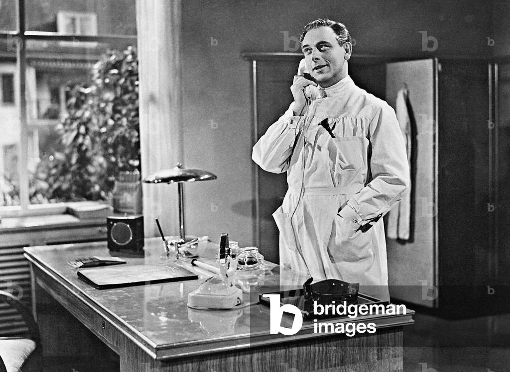 Johannes Riemann in 'Lauter Luegen', 1938 (b/w photo)