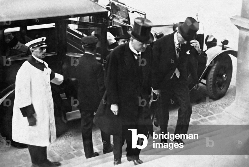Gustav Stresemann on the way to the signing of the Briand-Kellogg Treaty, 1928 (b/w photo)