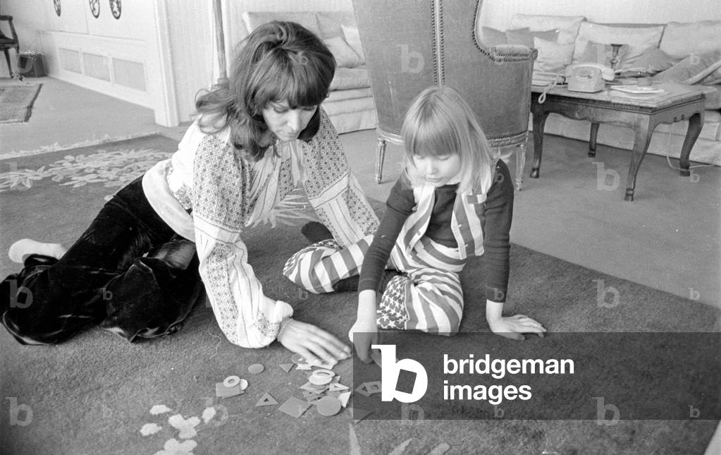 Petra Schürmann with daughter, 1974 (b/w photo)